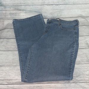 Levi’s perfectly slimming boot cut denim size 14 long